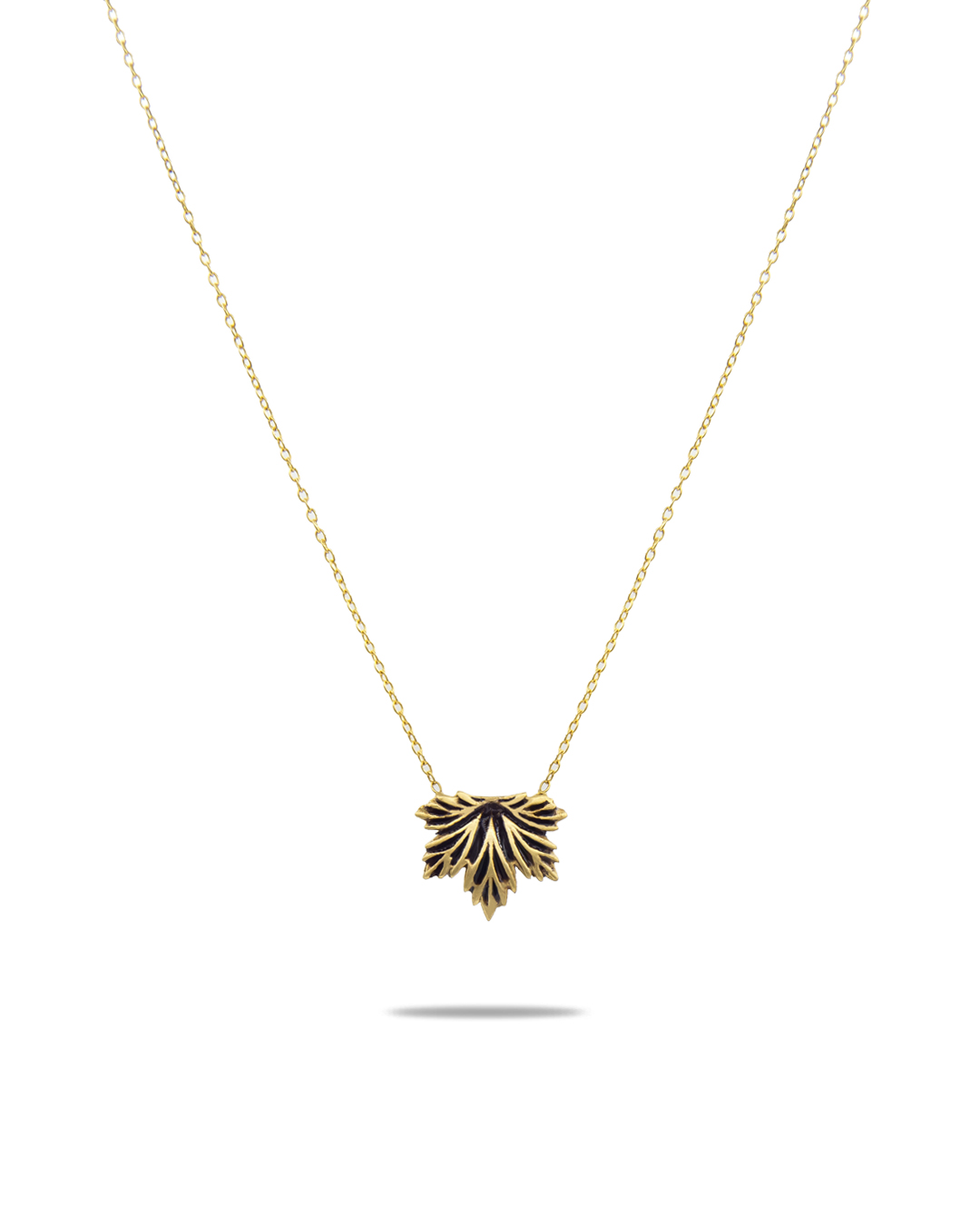 NE0058-1.jpg گردنبند مینا کاری طرح برگ مشکی و طلایی - Image 1